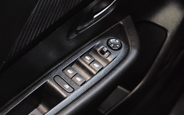 imagem-https://www.socarrao.com.br/sc-vehicle-images-prod/4029911/1790087625277-1_053708.jpg