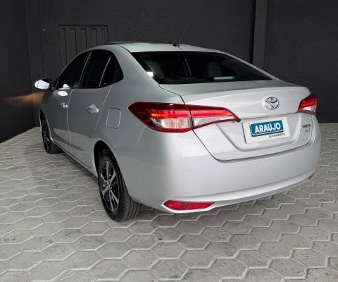 imagem-https://www.socarrao.com.br/sc-vehicle-images-prod/4029914/1790087663349-640_480_toyota-yaris-sedan-1-5-xls-connect-cvt-20-21-14d00a-22.jpg