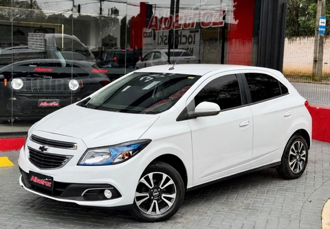 Chevrolet Onix 2015 Branco — foto 1 de 3