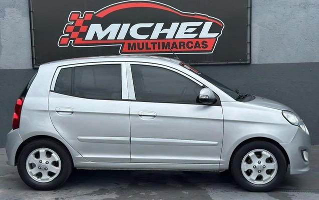 imagem-https://www.socarrao.com.br/sc-vehicle-images-prod/4030109/1790197447908-8405244_8_B_13154423a3.jpeg