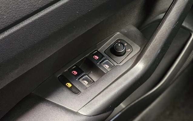 imagem-https://www.socarrao.com.br/sc-vehicle-images-prod/4030260/1790088401909-1_054136.jpg