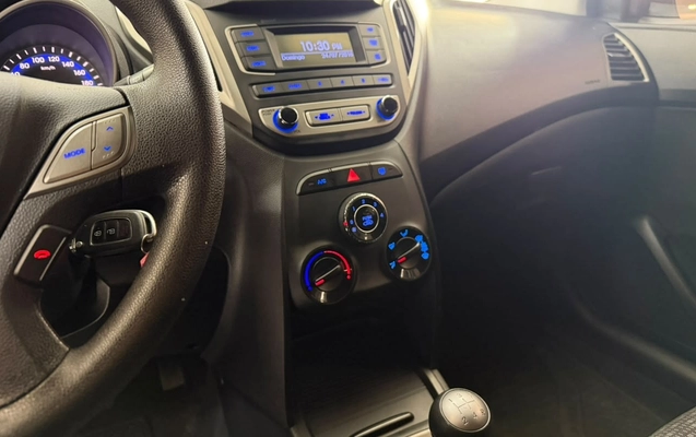imagem-https://www.socarrao.com.br/sc-vehicle-images-prod/4030315/1790088501221-V2hhdHNBcHAgSW1hZ2UgMjAyNi0wOS0yMiBhdCAxMS4zNC4xMy5qcGVn.jpeg