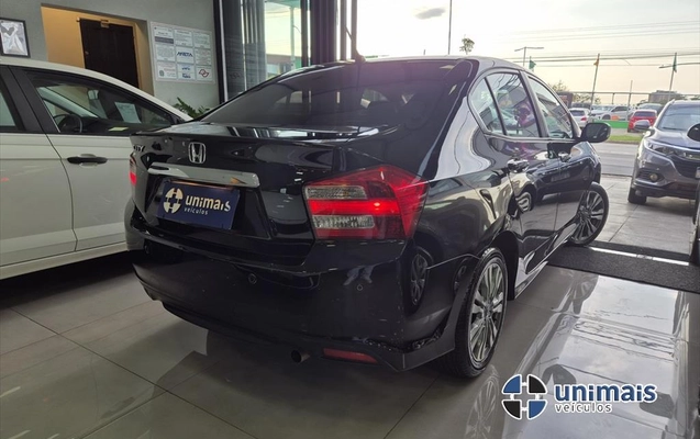 imagem-https://www.socarrao.com.br/sc-vehicle-images-prod/4030364/1790088710875-22e1634c-608e-4d6d-bd04-f7a1fb2dbb7320260922104549.jpeg