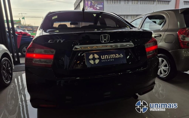 imagem-https://www.socarrao.com.br/sc-vehicle-images-prod/4030364/1790088710884-b707c44d-fbfc-4add-aaea-deb0ff7be85820260922104548.jpeg
