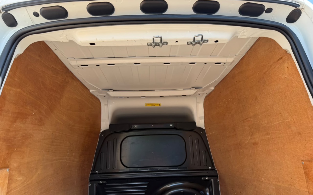 imagem-https://www.socarrao.com.br/sc-vehicle-images-prod/4030394/1790088782146-OWVjYWU3ZjktMjdkZC00YjRjLThjNTktMDk5MDRlZGE5MjMxLmpwZWc.jpeg