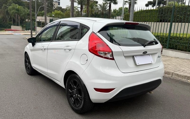 imagem-https://www.socarrao.com.br/sc-vehicle-images-prod/4030400/1791207914356-8228696_7_B_f588de30e6.jpeg
