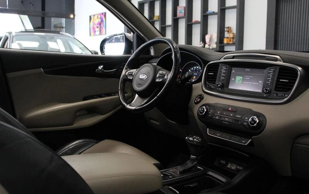 imagem-https://www.socarrao.com.br/sc-vehicle-images-prod/4030413/1790088950127-8488021_15_B_7d0445e2dc.jpeg