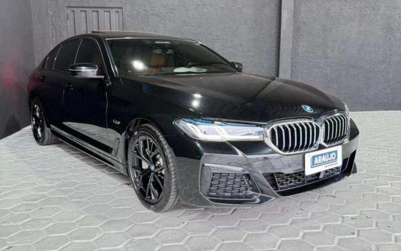 Bmw 530e 2023 Preto — foto 1 de 3