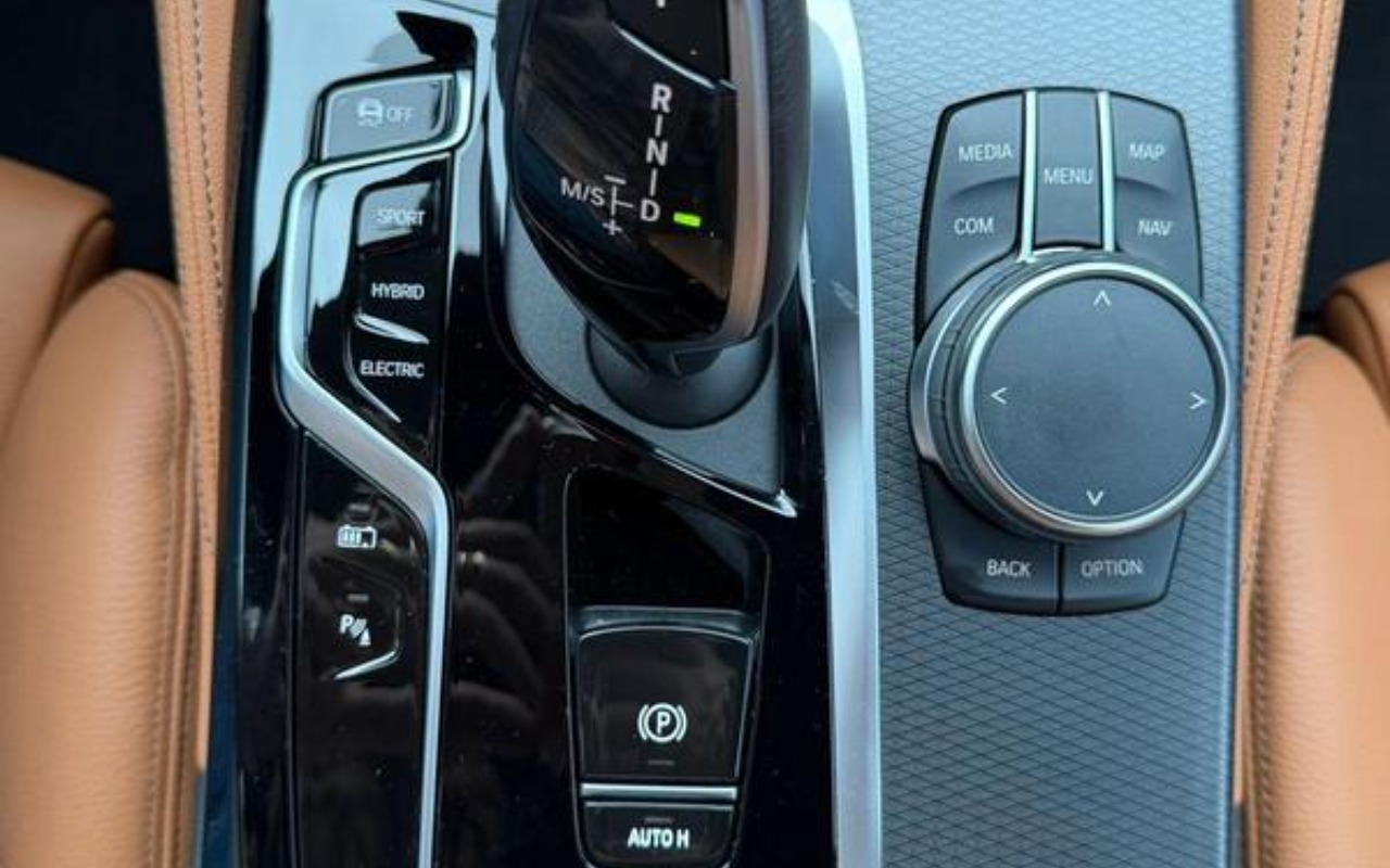 imagem-https://www.socarrao.com.br/sc-vehicle-images-prod/4030415/1790089269527-NzY5NjE0OV8xN19CXzk2Zjg3OWQxODEuanBlZw.jpeg