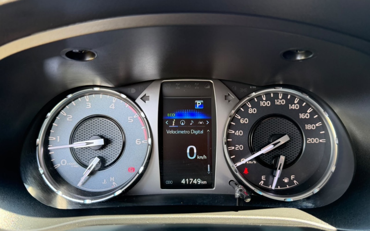 imagem-https://www.socarrao.com.br/sc-vehicle-images-prod/4030453/1790089096604-MjU3YTUzYTUtN2YxNS00NGVkLWI3NDMtN2FjOGI5OTg3YmQzLmpwZWc.jpeg