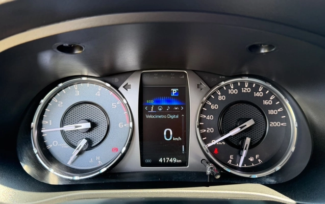 imagem-https://www.socarrao.com.br/sc-vehicle-images-prod/4030453/1790089096604-MjU3YTUzYTUtN2YxNS00NGVkLWI3NDMtN2FjOGI5OTg3YmQzLmpwZWc.jpeg