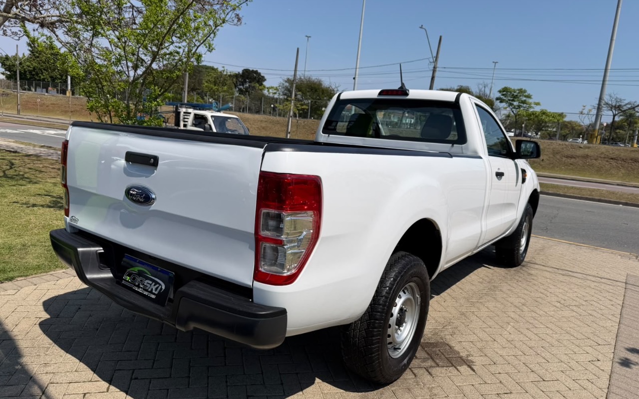 imagem-https://www.socarrao.com.br/sc-vehicle-images-prod/4030614/1790089328982-NTE2Mzc1ODYtZDA0NC00NDYyLTg3NzItZjVmZTQzN2Q4YzI4LmpwZWc.jpeg