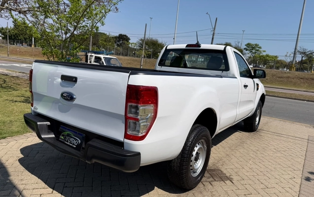 imagem-https://www.socarrao.com.br/sc-vehicle-images-prod/4030614/1790089328982-NTE2Mzc1ODYtZDA0NC00NDYyLTg3NzItZjVmZTQzN2Q4YzI4LmpwZWc.jpeg