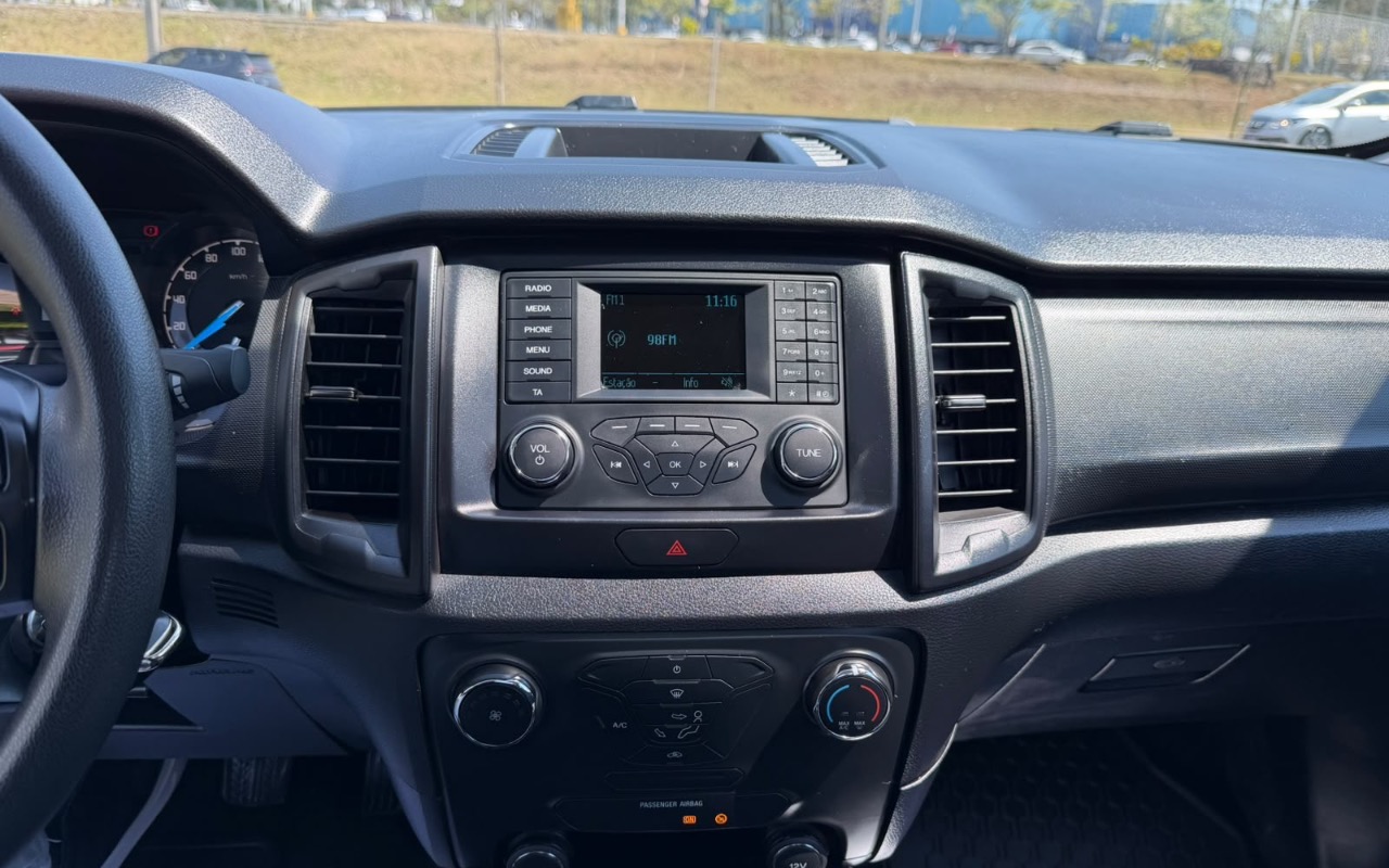 imagem-https://www.socarrao.com.br/sc-vehicle-images-prod/4030614/1790089329832-MTY3ODVmYjktN2I3YS00NzU4LTk5MzctNGMyZGMyNDQzZjY2LmpwZWc.jpeg