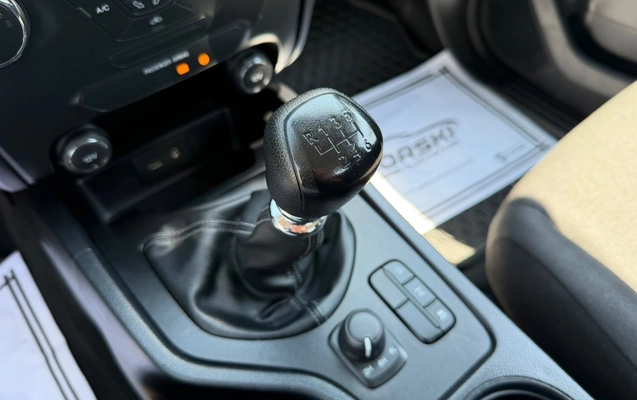 imagem-https://www.socarrao.com.br/sc-vehicle-images-prod/4030614/1790089329981-NTllMGVhMDUtZjFlMC00Yjk1LWIyYmMtYmRjZWRmM2RhYjRhLmpwZWc.jpeg