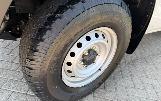 imagem-https://www.socarrao.com.br/sc-vehicle-images-prod/4030614/1790089330263-ZDhkNWY1NmItOTM1OC00MzY2LTgzODQtODMxZDU5MDQ2NWE2LmpwZWc.jpeg
