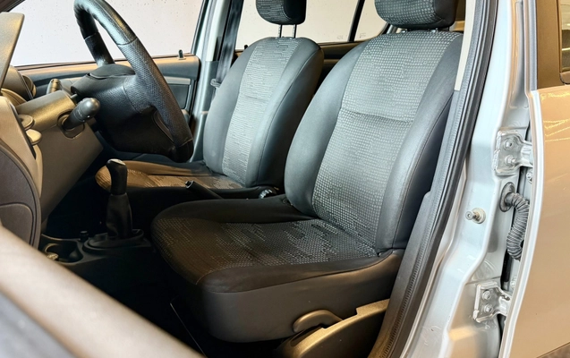 imagem-https://www.socarrao.com.br/sc-vehicle-images-prod/4030637/1790090825528-048d57ff-2dfd-46ef-a19b-01b82a1ef510.jpg