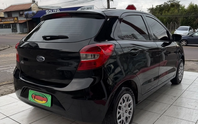 imagem-https://www.socarrao.com.br/sc-vehicle-images-prod/4030717/1790271098464-NjdiMzhmOWMtOTNjYi00ZTY2LWI0ZjctZGMyMGE4ZWVkMzEyLmpwZWc.jpeg