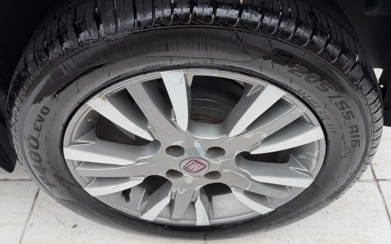 imagem-https://www.socarrao.com.br/sc-vehicle-images-prod/4030831/1790271182966-YzhjMTdkODMtODNjNi00NzM2LWE0YWUtMzBjZjY0OTY2NzBkLmpwZWc.jpeg