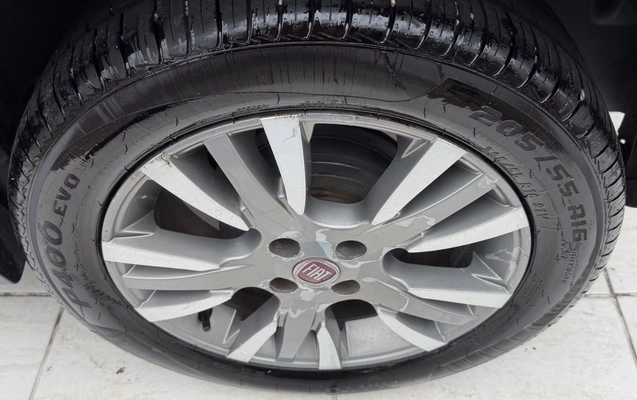imagem-https://www.socarrao.com.br/sc-vehicle-images-prod/4030831/1790271182966-YzhjMTdkODMtODNjNi00NzM2LWE0YWUtMzBjZjY0OTY2NzBkLmpwZWc.jpeg