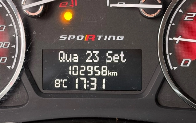 imagem-https://www.socarrao.com.br/sc-vehicle-images-prod/4030831/1790271183118-MGI1YjczNWYtYTM5Zi00ZWIzLTg0NjMtMTdjZjk4MTAwMDQ2LmpwZWc.jpeg