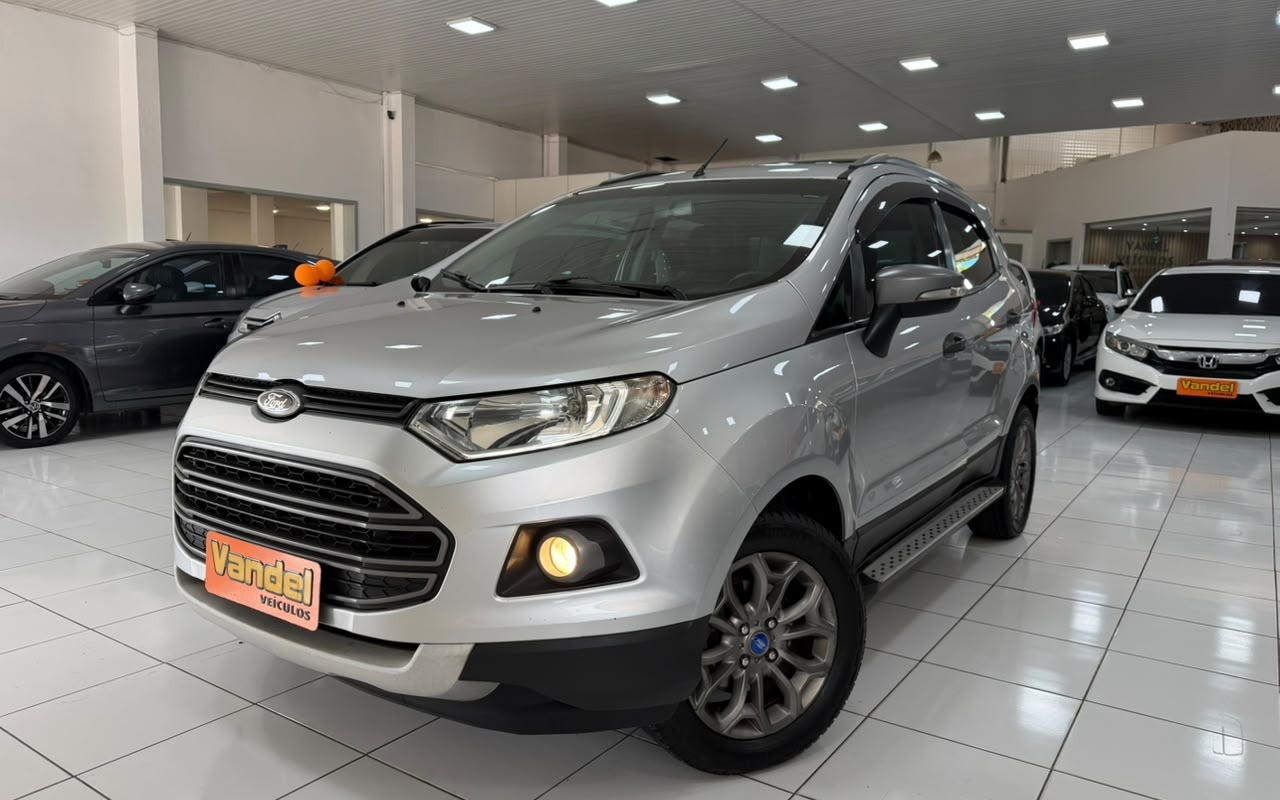Ford EcoSport 2015 Prata — foto 1 de 3