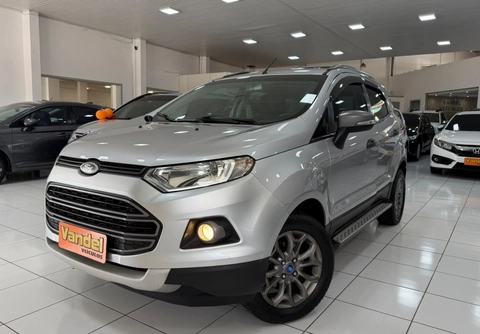 Ford EcoSport 2015 Prata — foto 1 de 3