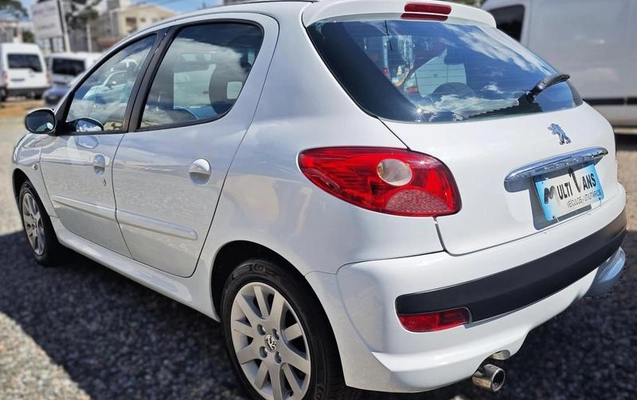 imagem-https://www.socarrao.com.br/sc-vehicle-images-prod/4031158/1790090815084-8442954_0_B_81ea159ab4.jpeg