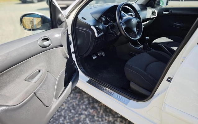 imagem-https://www.socarrao.com.br/sc-vehicle-images-prod/4031158/1790090815086-8442954_5_B_e6ecb8ab20.jpeg