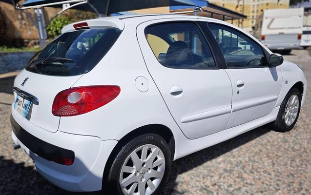 imagem-https://www.socarrao.com.br/sc-vehicle-images-prod/4031158/1790090815100-8442954_10_B_eb5424e8e2.jpeg