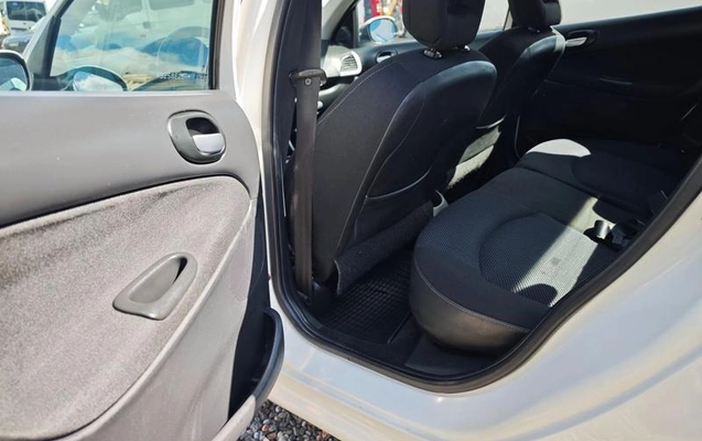 imagem-https://www.socarrao.com.br/sc-vehicle-images-prod/4031158/1790090815107-8442954_14_B_0e34c3ebeb.jpeg
