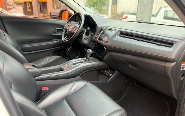 imagem-https://www.socarrao.com.br/sc-vehicle-images-prod/4031340/1790168939671-8500927_5_B_9d70fca90f.jpeg
