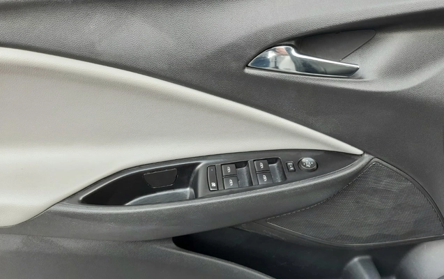 imagem-https://www.socarrao.com.br/sc-vehicle-images-prod/4031527/1790100541304-MTEuanBlZw.jpeg