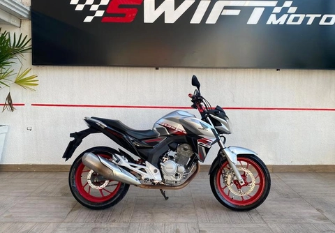 Honda CB 250 TWISTER/FLEXONE 2021 Prata — foto 1 de 3
