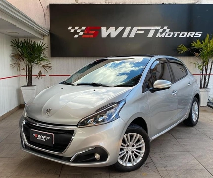 Peugeot 208 2017 Prata — foto 1 de 3