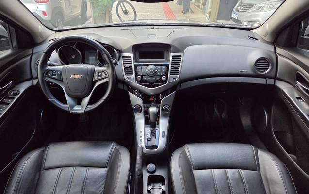 imagem-https://www.socarrao.com.br/sc-vehicle-images-prod/4033587/1790096696830-MTAwMDI4ODQwMCAoMSkuanBn.jpg