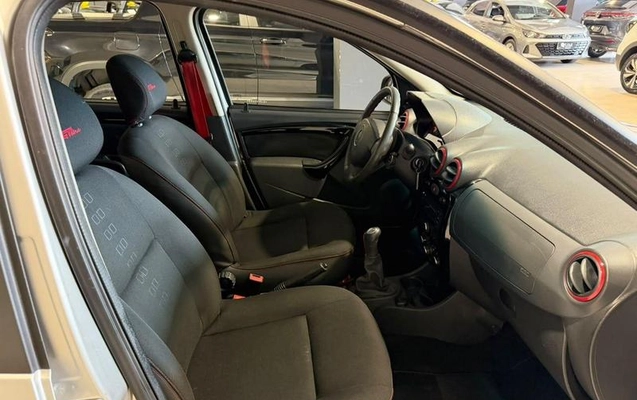 imagem-https://www.socarrao.com.br/sc-vehicle-images-prod/4033588/1790256887821-8466476_12_B_c16279d4c3.jpeg