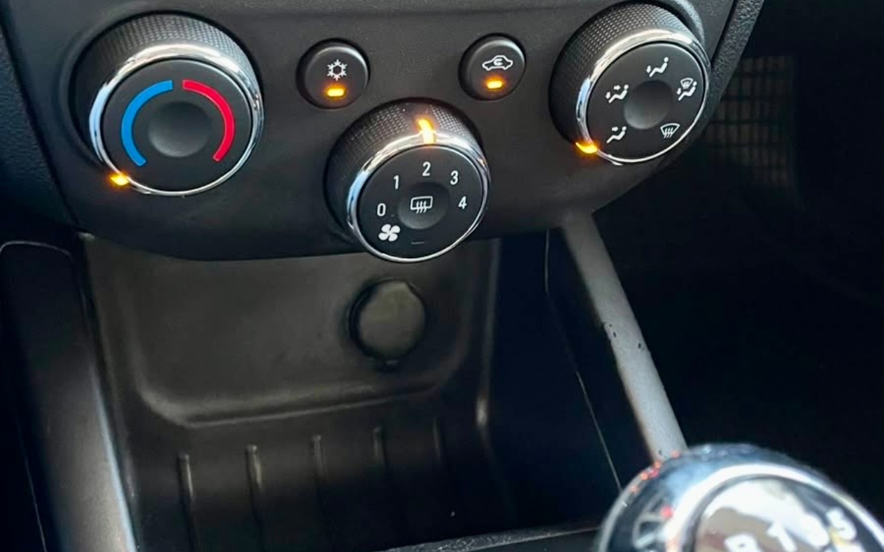 imagem-https://www.socarrao.com.br/sc-vehicle-images-prod/4034094/1790098050353-MWRmM2NjYzQtZTFmMi00ZTI2LWFmODUtYjJkYjcyNjJlNjkyLmpwZw.jpg