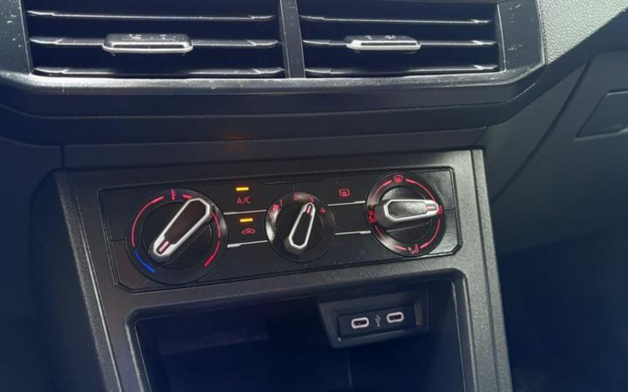imagem-https://www.socarrao.com.br/sc-vehicle-images-prod/4034174/1790098196122-ODQ5MTU2M18xMV9CX2FlMGY4OGE4NTAuanBlZw.jpeg
