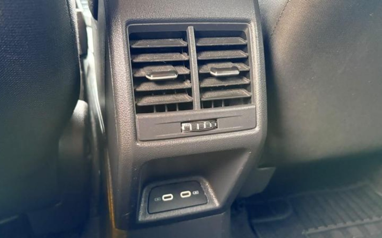 imagem-https://www.socarrao.com.br/sc-vehicle-images-prod/4034174/1790098196179-ODQ5MTU2M18zX0JfOWQwOTM3OTkyMS5qcGVn.jpeg