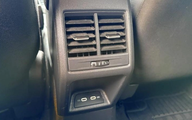 imagem-https://www.socarrao.com.br/sc-vehicle-images-prod/4034174/1790098196179-ODQ5MTU2M18zX0JfOWQwOTM3OTkyMS5qcGVn.jpeg