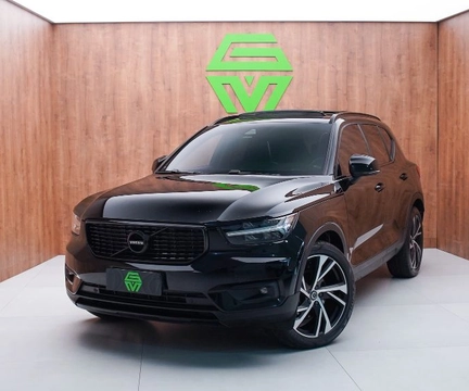 Volvo XC40 2019 Preto — foto 1 de 3