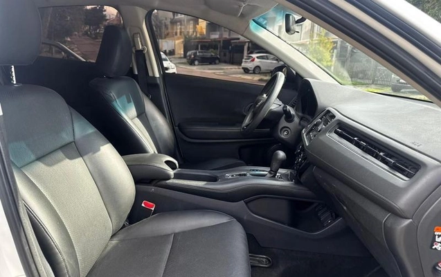 imagem-https://www.socarrao.com.br/sc-vehicle-images-prod/4034314/1790098537180-8302199_8_B_1a9bf06b9e.jpeg