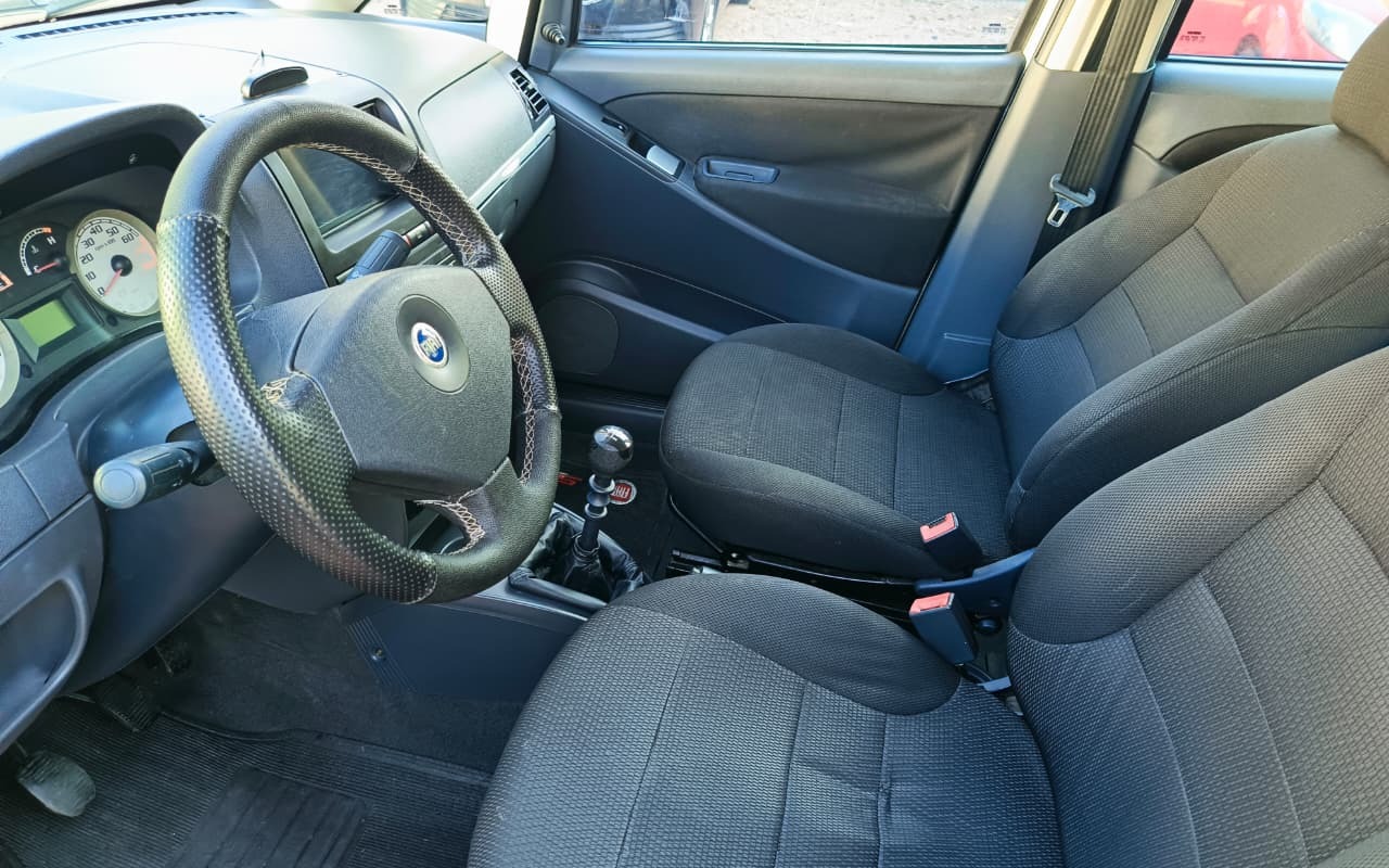 imagem-https://www.socarrao.com.br/sc-vehicle-images-prod/4034334/1790098557174-MjFjNTIxOGEtMjJmNS00ZjNmLWE2NjgtM2QzYzVhYjFhZWUzLmpwZw.jpg