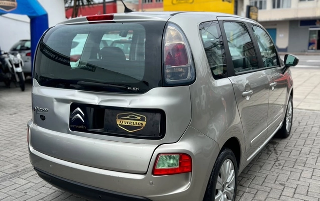 imagem-https://www.socarrao.com.br/sc-vehicle-images-prod/4034359/1790098593549-gb-24d885e.jpeg