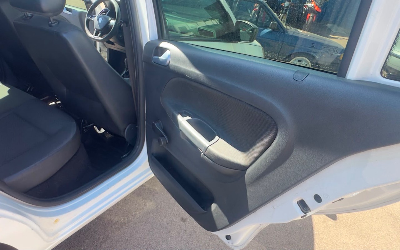 imagem-https://www.socarrao.com.br/sc-vehicle-images-prod/4034489/1790098781134-ZGMwYWFhNmUtOGQ0MS00MGQxLTliZDItYmZjNTIyZWE3MzVmLmpwZWc.jpeg