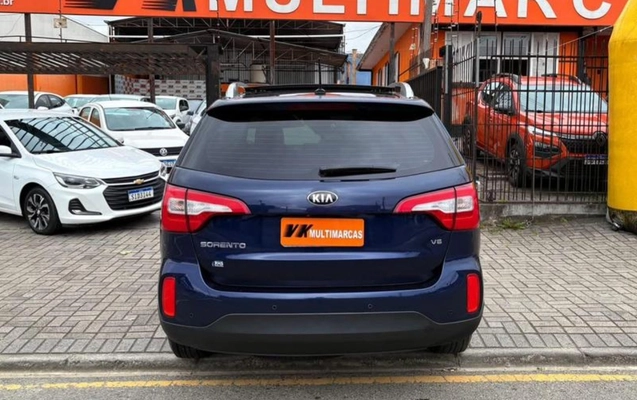 imagem-https://www.socarrao.com.br/sc-vehicle-images-prod/4034663/1790099123349-ODQ5MzY2NF8xNl9CX2MyODRmYTM5OGYuanBlZw.jpeg