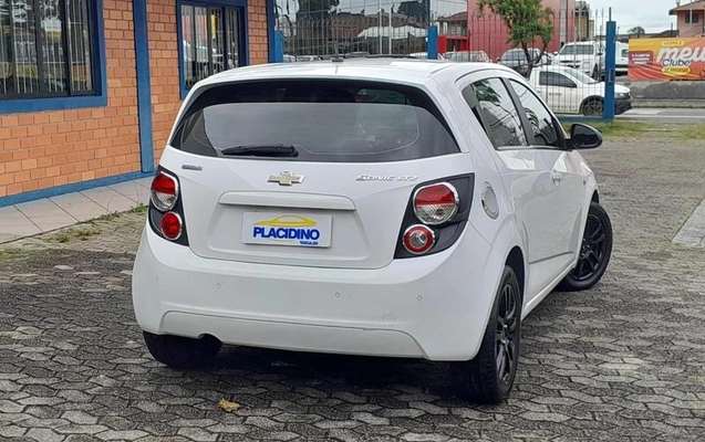 imagem-https://www.socarrao.com.br/sc-vehicle-images-prod/4035091/1790100329105-8494473_5_B_97e9acf8e4.jpeg