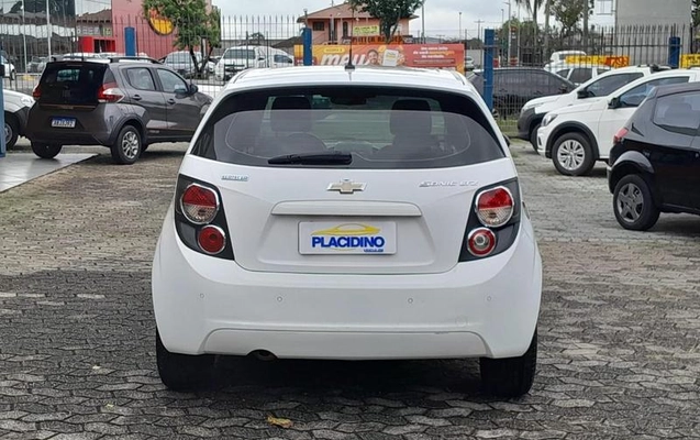 imagem-https://www.socarrao.com.br/sc-vehicle-images-prod/4035091/1790100329111-8494473_9_B_e5f499ee54.jpeg