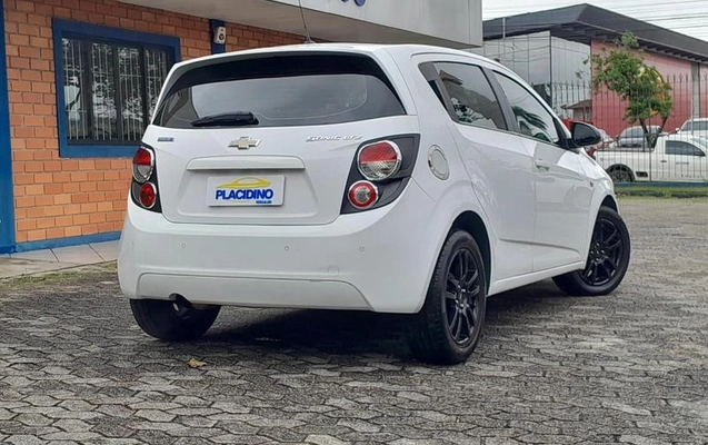 imagem-https://www.socarrao.com.br/sc-vehicle-images-prod/4035091/1790100329113-8494473_10_B_b6cdc0518a.jpeg